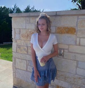 Bunni Emmie Nude Photos photo 31