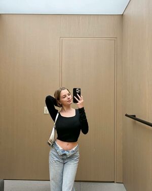 Bunni Emmie Nude Photos photo 40