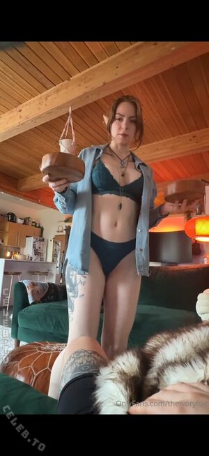 Ivory Fox Nude Photos photo 3