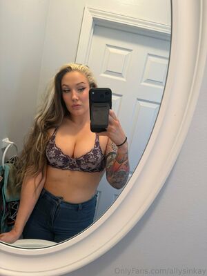 Sienna Day Nude Photos photo 6