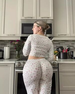 Jen Brett Nude Photos photo 175