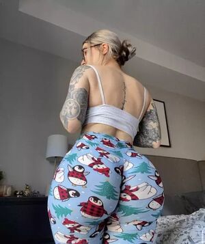 Jen Brett Nude Photos photo 179