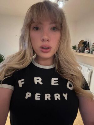 Kateelife Nude Photos photo 9
