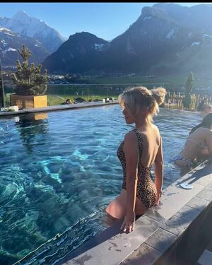 Kateelife Nude Photos photo 47