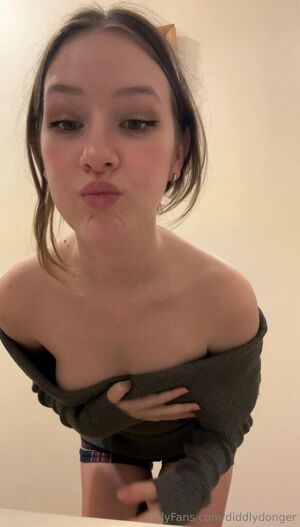 Diddly ASMR Nude Photos photo 11