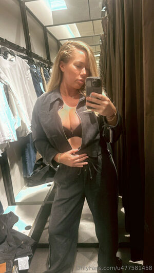 Kendra Wilkinson Nude Photos photo 28