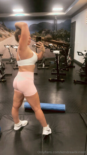 Kendra Wilkinson Nude Photos photo 30