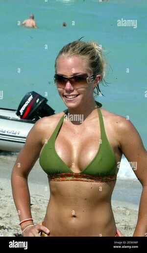 Kendra Wilkinson Nude Photos photo 139