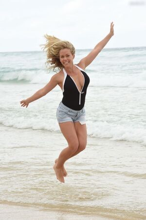 Kendra Wilkinson Nude Photos photo 184