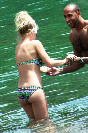 Kendra Wilkinson Nude Photos photo 246