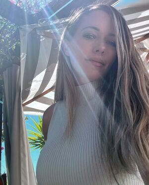Kendra Wilkinson Nude Photos photo 276