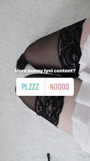 Lynie Nude Photos photo 14