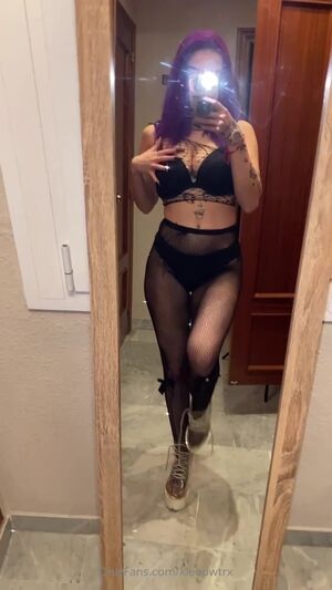 Kleopwtrx Nude Photos photo 43