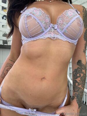Arabella Mia Nude Photos photo 22