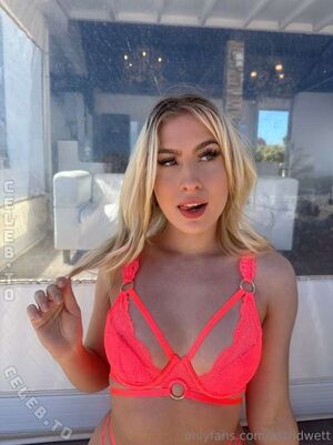 Astrid Wett Nude Photos photo 3