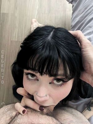 Flowerbrat Nude Photos photo 5