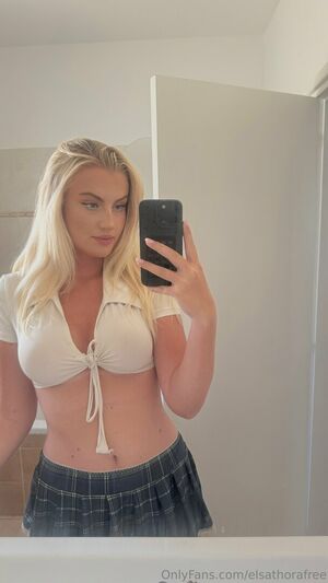 Elsa Thora Nude Photos photo 2