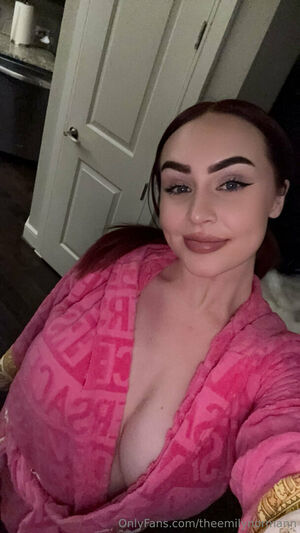 Emily Norman Nude Photos photo 30