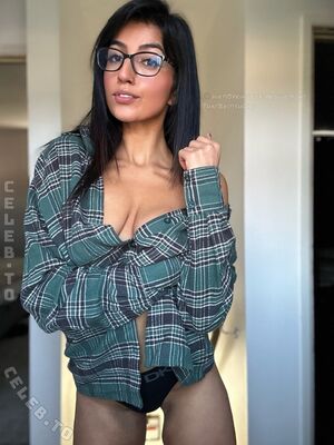 Aaliyah Yasin Nude Photos photo 292