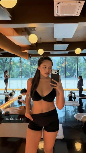 Annette Nude Photos photo 8