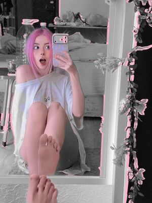 Isla Moon Nude Photos photo 12