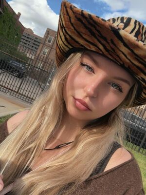 Savannah Nude Photos photo 22