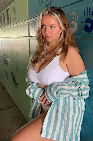 Savannah Nude Photos photo 25