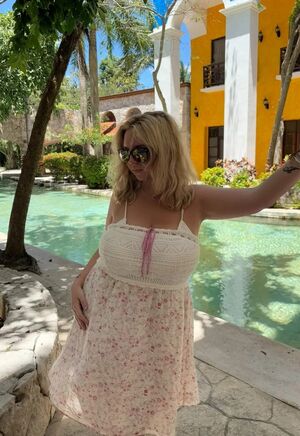 Savannah Nude Photos photo 34
