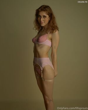 Fiona Sprouts Nude Photos photo 84