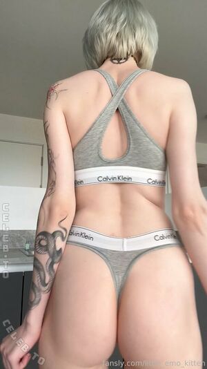 Little Emo Kitten Nude Photos photo 228