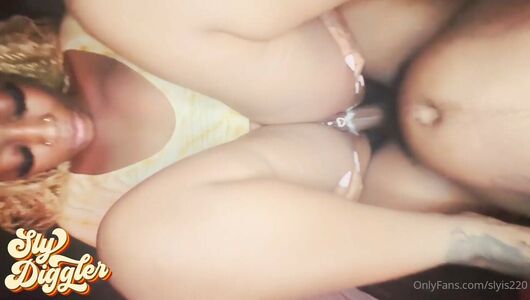 Famousryleighh Nude Photos photo 12