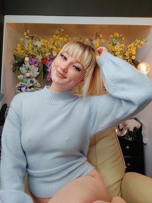 MeltyMochi Nude Photos photo 12