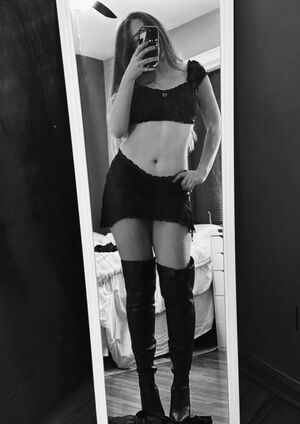 Daintybabyelle Nude Photos photo 2