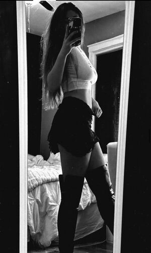 Daintybabyelle Nude Photos photo 6