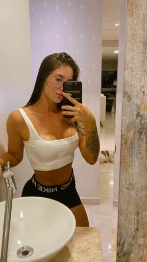 Renata Matos Nude Photos photo 3