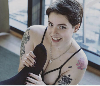 Callmeslooo Nude Photos photo 1