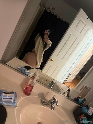 Blows Nude Photos photo 25
