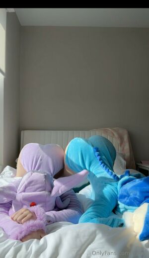 Blows Nude Photos photo 40