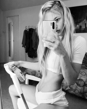 Alice NZ Nude Photos photo 16
