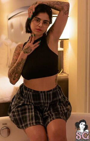 Azzy Star Nude Photos photo 9