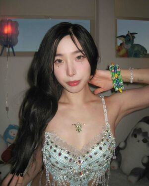 Elle Lee Nude Photos photo 29