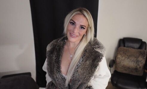 Kenziee Jayy Nude Photos photo 22