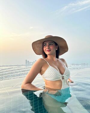 Zaraxyazmin Nude Photos photo 8