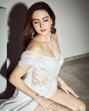 Zaraxyazmin Nude Photos photo 29