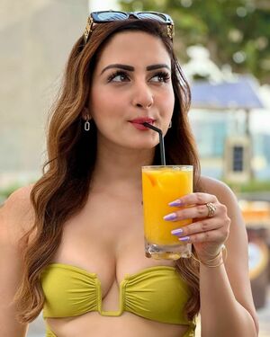 Zaraxyazmin Nude Photos photo 36