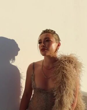 Florence Pugh Nude Photos photo 18
