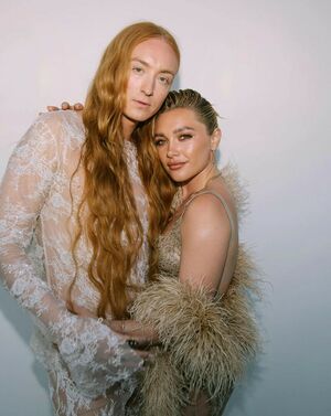 Florence Pugh Nude Photos photo 19