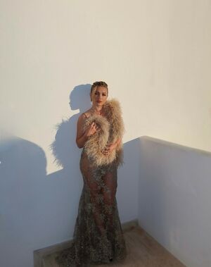 Florence Pugh Nude Photos photo 20