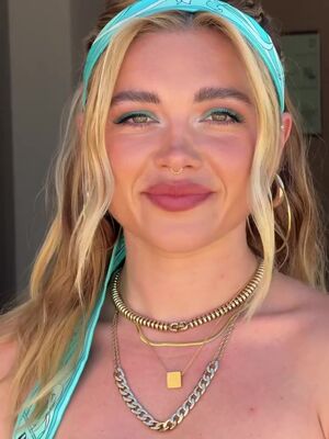 Florence Pugh Nude Photos photo 23