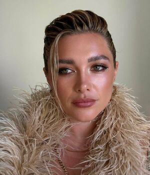 Florence Pugh Nude Photos photo 29
